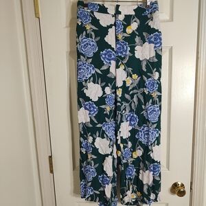 Floral Green and Blue Women's Capris